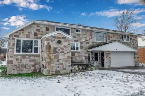 60 Evelyn Ave, West Seneca, NY 14224