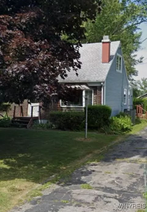 5802 Pinehurst Ct, Lake View, NY 14085