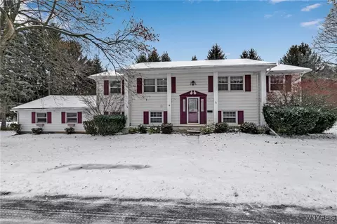 34 Broadway St, Oakfield, NY 14125
