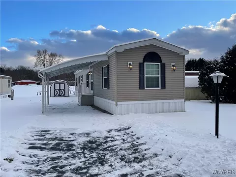 1077 Wish Cir, East Aurora, NY 14052