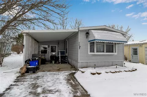 38 Harmony Ln, Cheektowaga, NY 14225