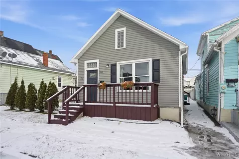 Exterior - 265 Efner St, Buffalo, NY 14201 photo 2 of 13