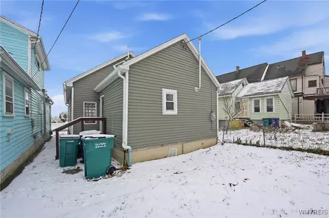 Exterior - 265 Efner St, Buffalo, NY 14201 photo 7 of 13