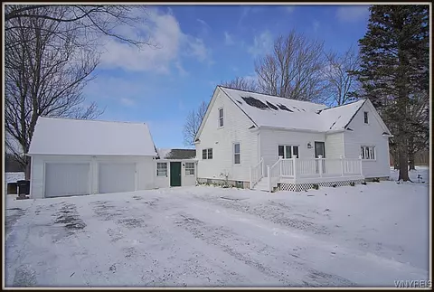 6182 Royalton Center Rd, Royalton, NY 14001