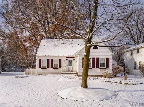 136 N Long St, Amherst, NY 14221