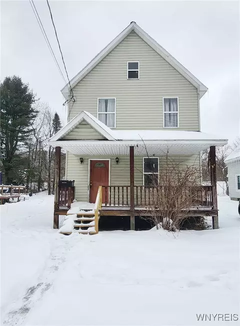 335 Wildwood Ave, Salamanca, NY 14779