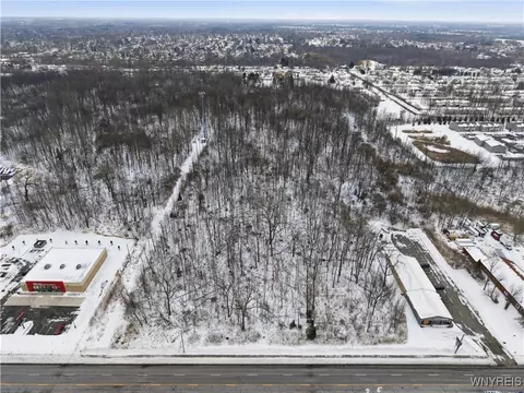 5047 Transit Rd, Lancaster, NY 14043