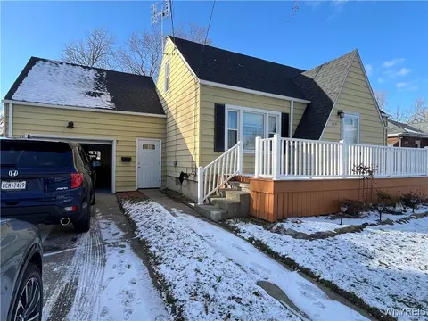 550 78th St, Niagara Falls, NY 14304