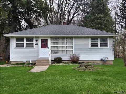 430 E Oak Orchard St, Shelby, NY 14103