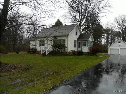 3600 Transit Rd, Orchard Park, NY 14127