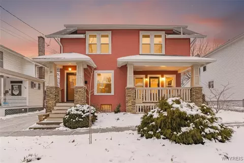26 Maple St, Lockport, NY 14094