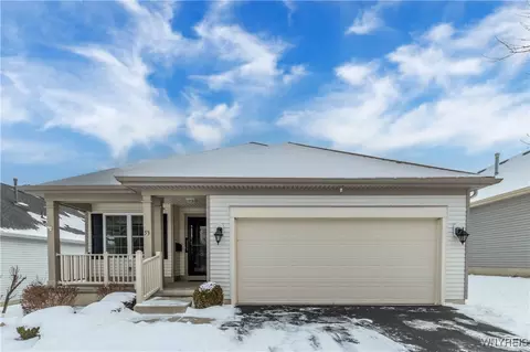 53 Blossom Wood Ln, Cheektowaga, NY 14227
