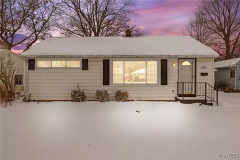 90 Dale Dr, Tonawanda, NY 14150