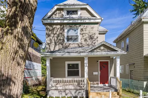 2424 Cudaback Ave, Niagara Falls, NY 14303