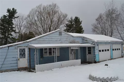 6440 Knowlesville Rd, Oakfield, NY 14125