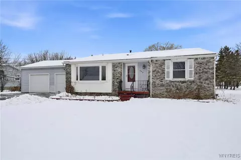 300 Westwood Rd, Lancaster, NY 14086
