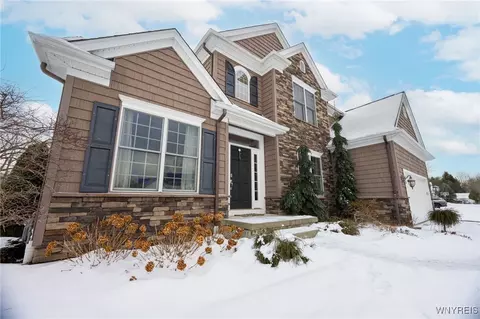 33 S Rockingham, Amherst, NY 14228