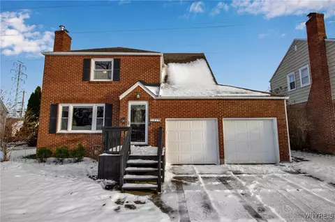 204 Ridgewood Dr, Amherst, NY 14226
