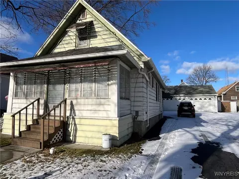 2648 Ontario Ave, Niagara Falls, NY 14305