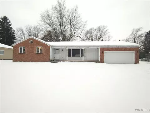 4750 Schurr Rd, Clarence, NY 14031