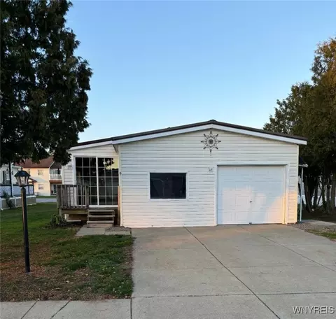 9 Thistle Down, Newstead, NY 14001