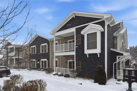 299 Northill Dr #E, Amherst, NY 14221