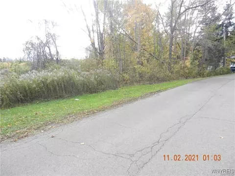 68 Grove St, Evans, NY 14006 photo 6