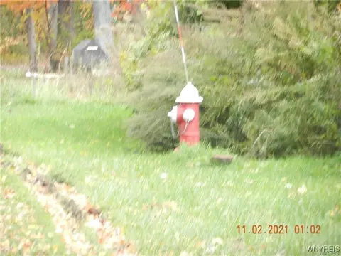 68 Grove St, Evans, NY 14006 photo 4