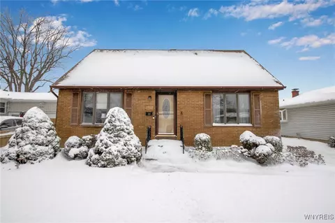 41 Dartwood Dr, Cheektowaga, NY 14227