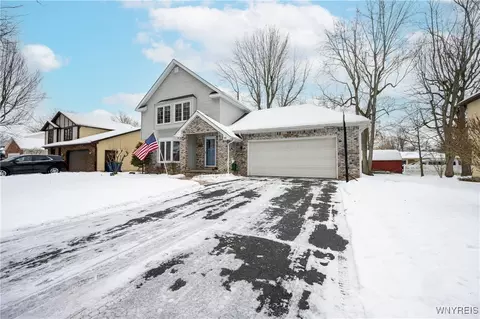 386 Old Oak Post Rd, East Amherst, NY 14051