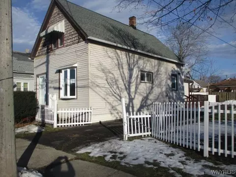 50 Alpine Pl, Cheektowaga, NY 14225