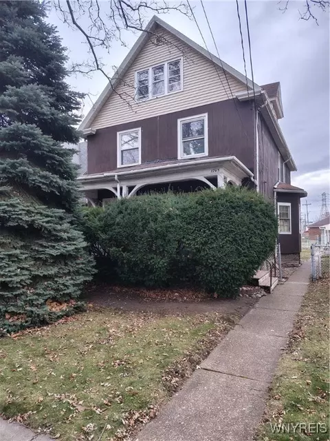 1745 Cudaback Ave, Niagara Falls, NY 14303