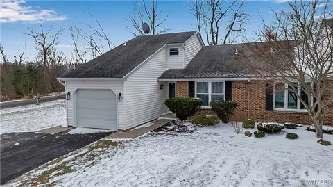 4385 Twilight Ln, Hamburg, NY 14075