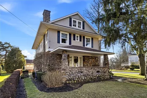 735 W Center St, Ridgeway, NY 14103