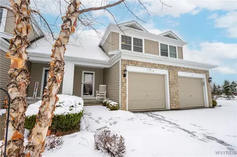 4 Denton Dr, Lancaster, NY 14086