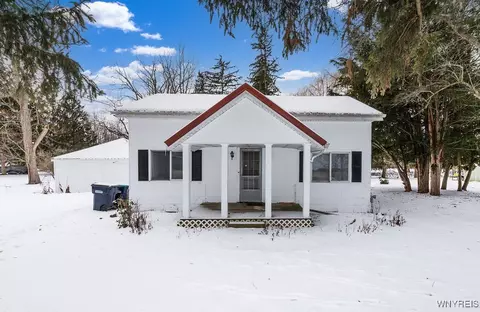 4374 E River Rd, Grand Island, NY 14072