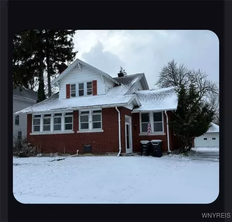 151 Elmwood Park W, Tonawanda, NY 14150