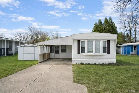 10 Laurel St, Newstead, NY 14001