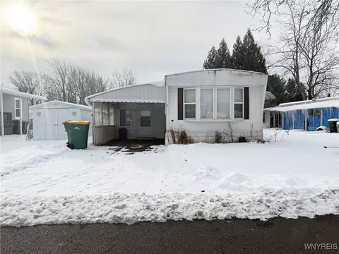 10 Laurel St, Newstead, NY 14001