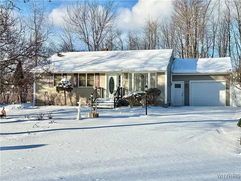 676 N Ellicott Creek Rd, Amherst, NY 14228