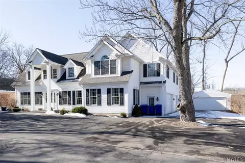 860 Union Rd, West Seneca, NY 14224