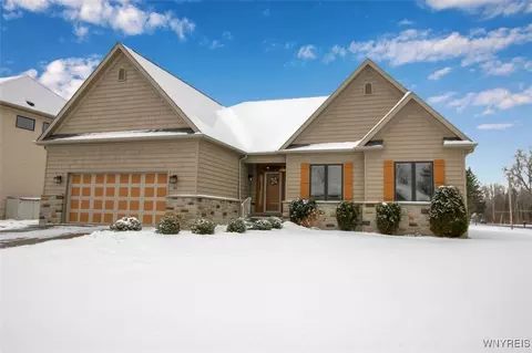 474 N Rockingham Way, Amherst, NY 14228