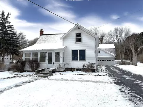 3560 Ransomville Rd, Porter, NY 14131