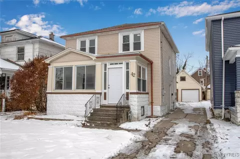 42 Hennepin St, Buffalo, NY 14206