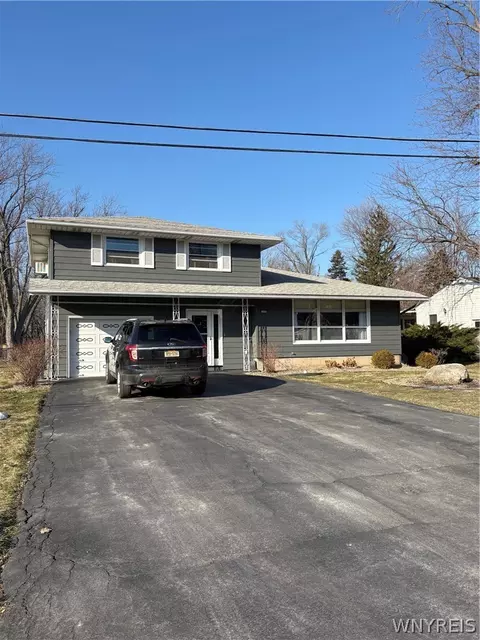 715 Hillview Ct, Lewiston, NY 14092