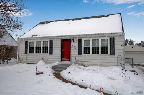 5706 Apollo Dr, Lake View, NY 14085