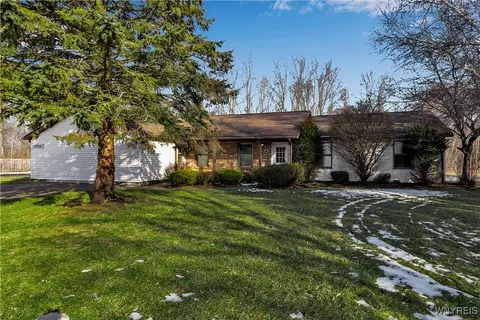 12384 Rapids Rd, Newstead, NY 14001