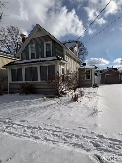 125 Chestnut St, Lockport, NY 14094