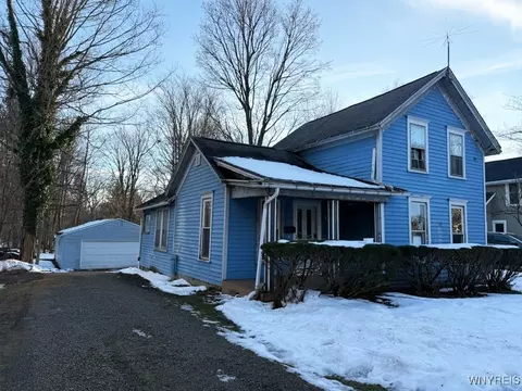 417 Prospect Ave, Aurora, NY 14052