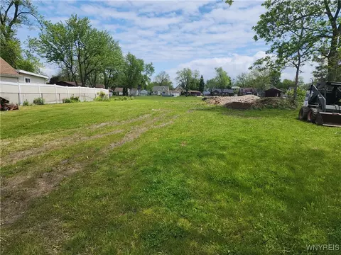 190 Labelle Ave, Hamburg, NY 14219